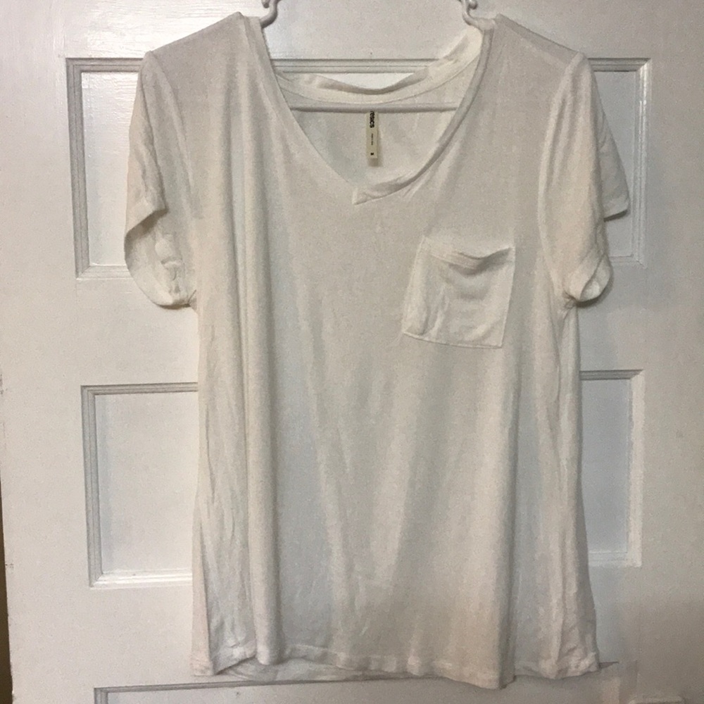 Tresics white v neck.
